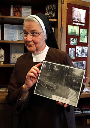 carmelite2